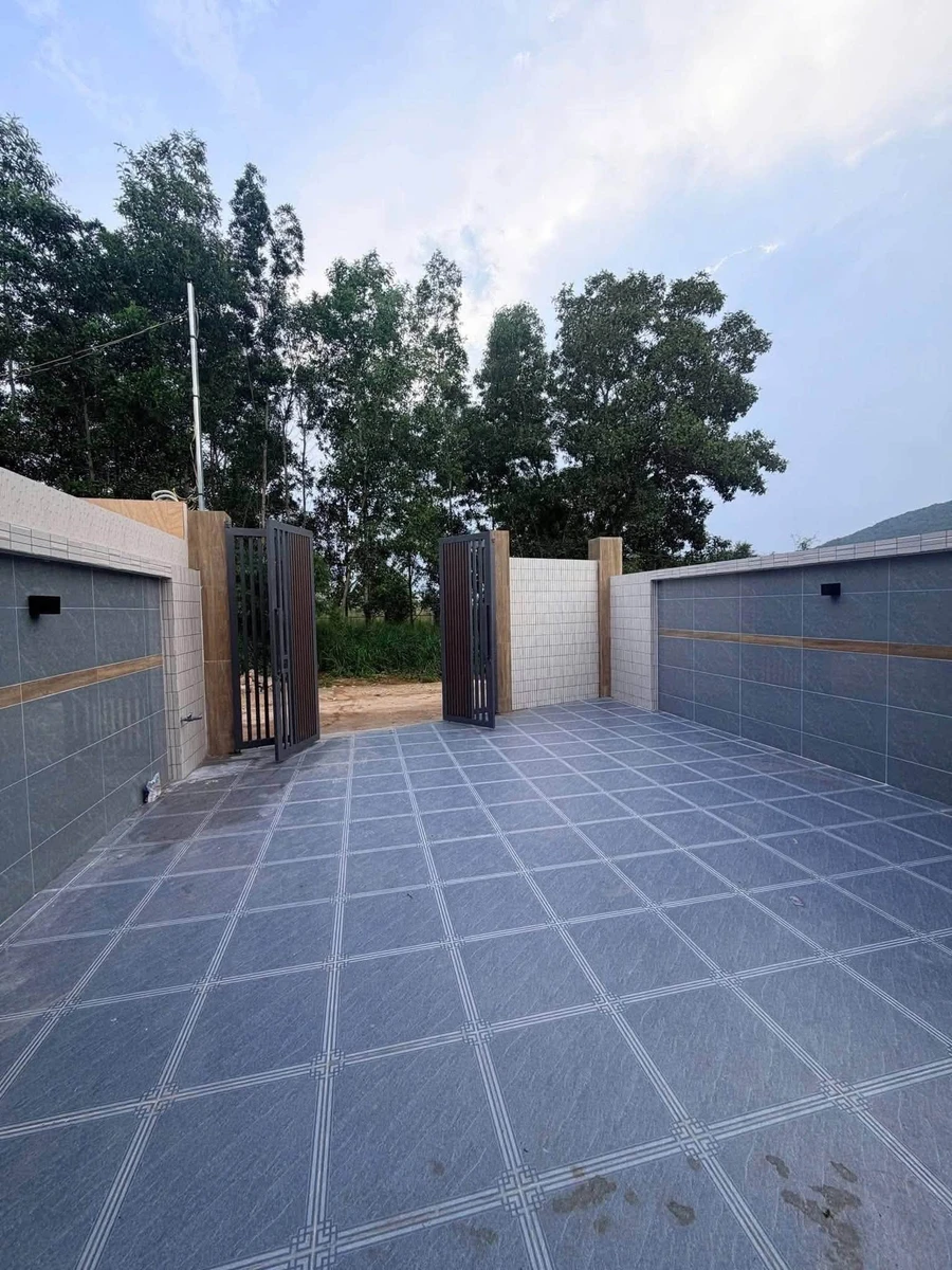 Bán nhà 2 phòng ngủ 114m2 giá 1,38 tỷ tại Phước Hưng, Long Hải - Ảnh thu nhỏ 2