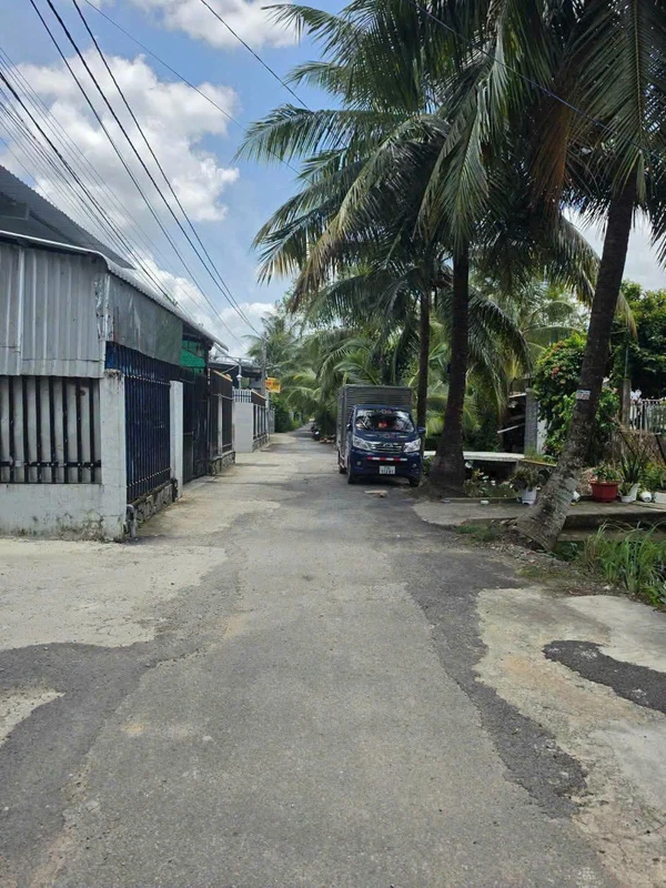 Bán nhà 2PN 309m² có sân vườn, cây trái - Bình Phước