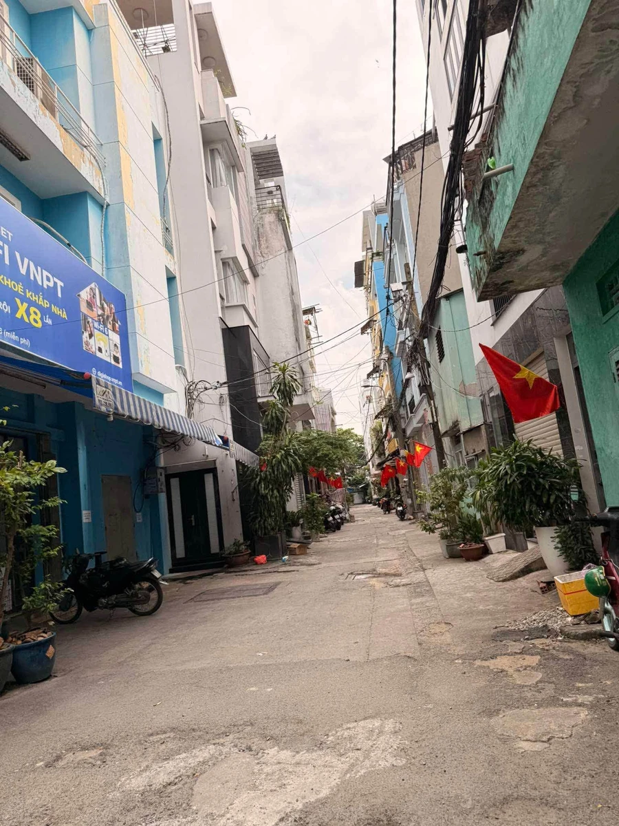 Bán nhà cũ 33m2 đường Lạc Long Quân giáp Quận 10, sổ hồng riêng, giá 3,9 tỷ - Ảnh thu nhỏ 2