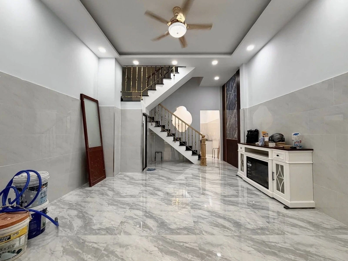 Nhà bán 4 tầng 6PN đầy đủ nội thất Phạm Văn Hai, Tân Bình - Ảnh thu nhỏ 2