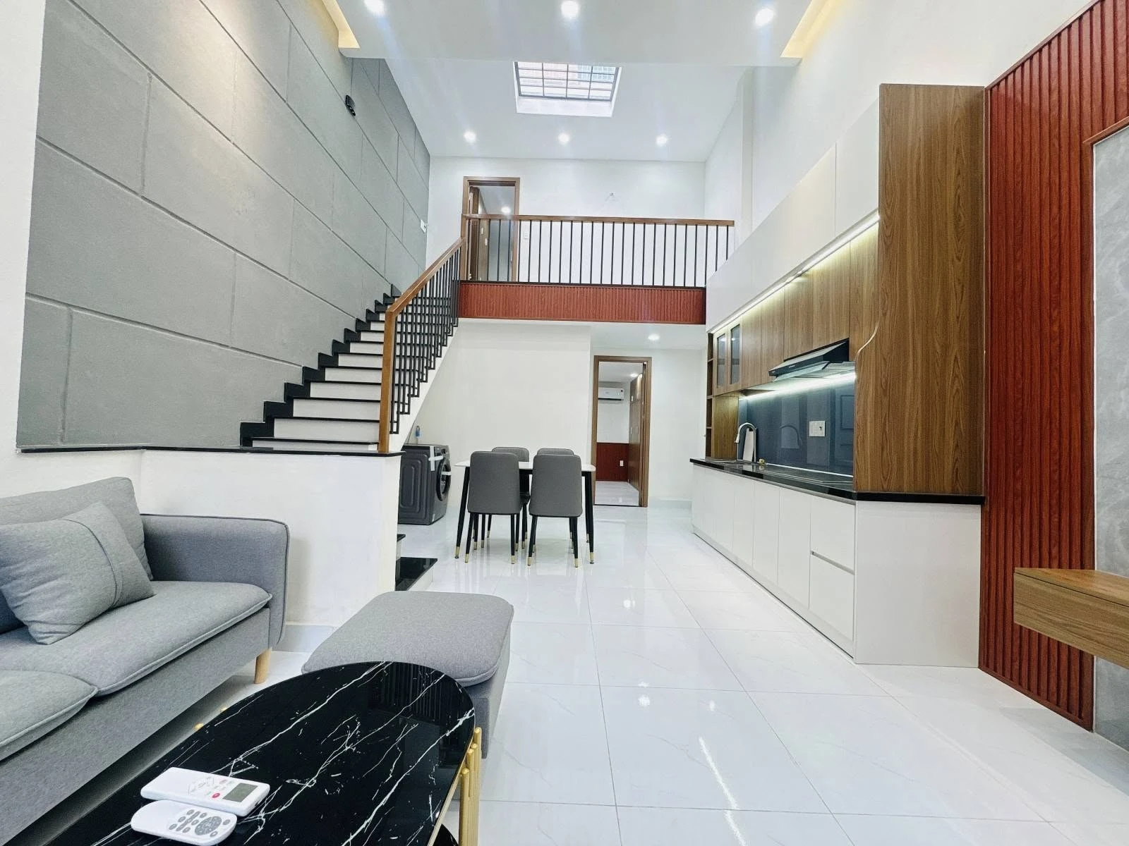 Bán nhà 2 tầng 60m² Bạch Đằng Bình Thạnh, hơn 4 tỷ - Ảnh 1