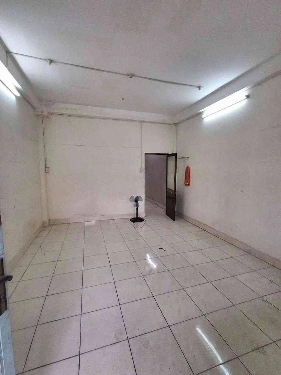Bán nhà mặt tiền Ông Ích Khiêm Quận 11, 50m², 3 tầng, giá 16 tỷ - Ảnh thu nhỏ 3