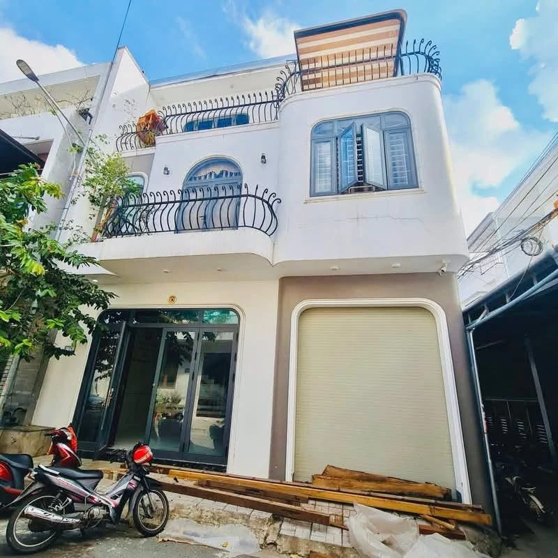 Bán nhà góc 3 tầng 92m² Lê Lợi, Quảng Ngãi - Ảnh 1
