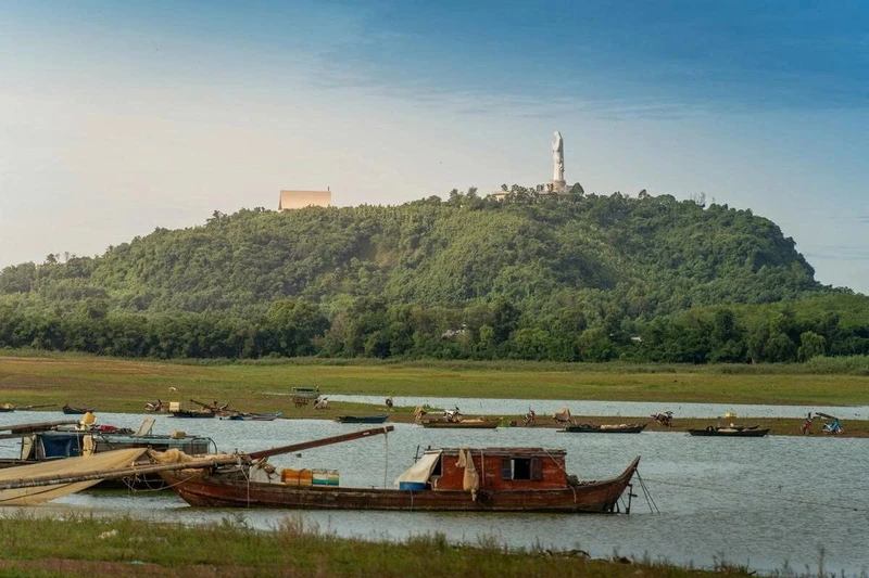 Bán đất vườn view hồ Trị An 1.500m2 mặt tiền 42m tại Túc Trưng, Định Quán