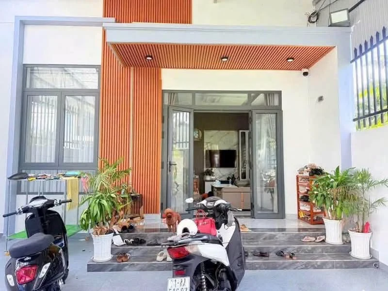 Bán nhà 3 phòng ngủ, 185m2 tại Bến Tre, 1 tỷ 990 triệu