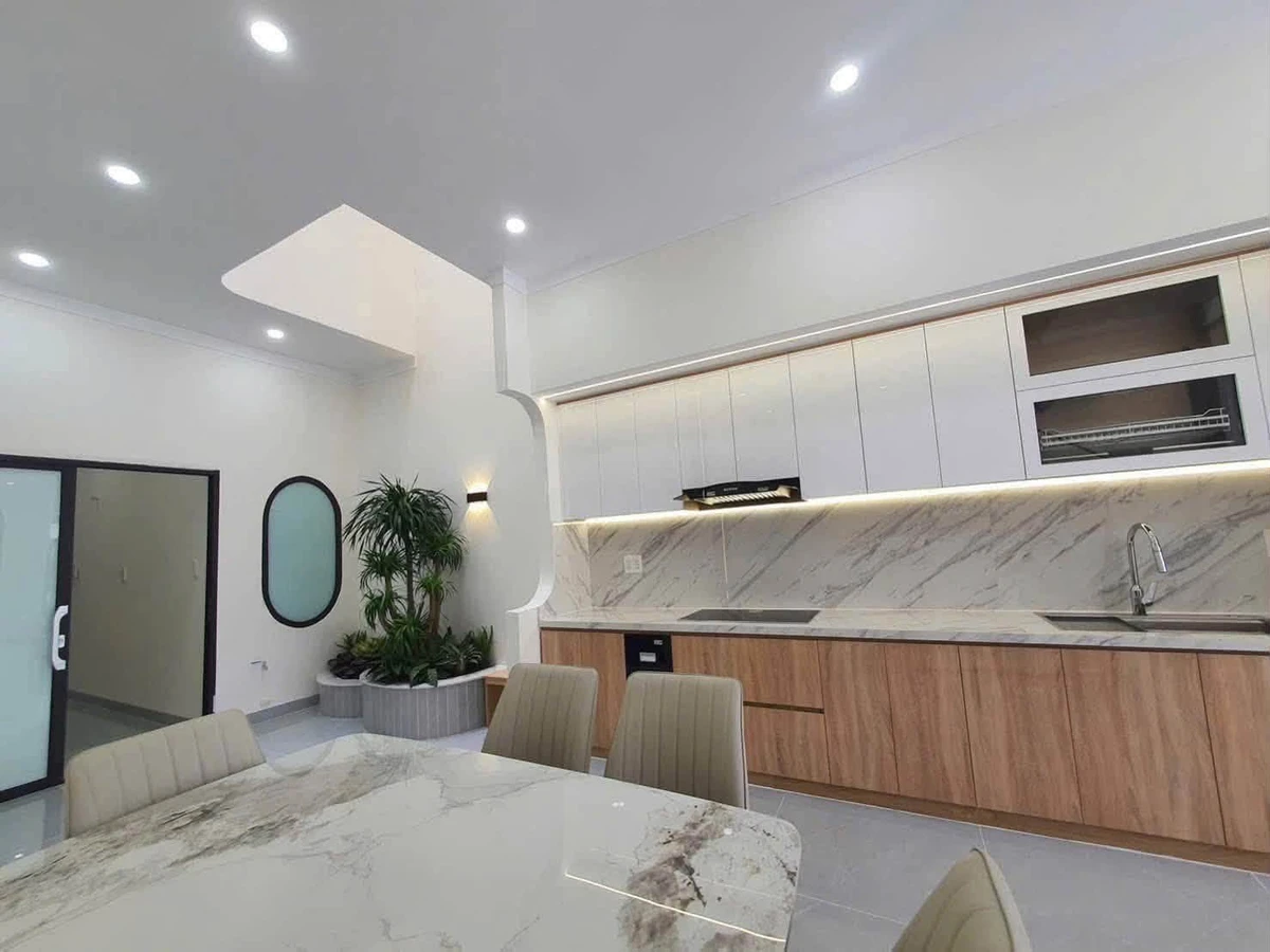 Bán nhà phố 3PN 200m² Quận 1 giá 4 tỷ 850 triệu - Ảnh thu nhỏ 4