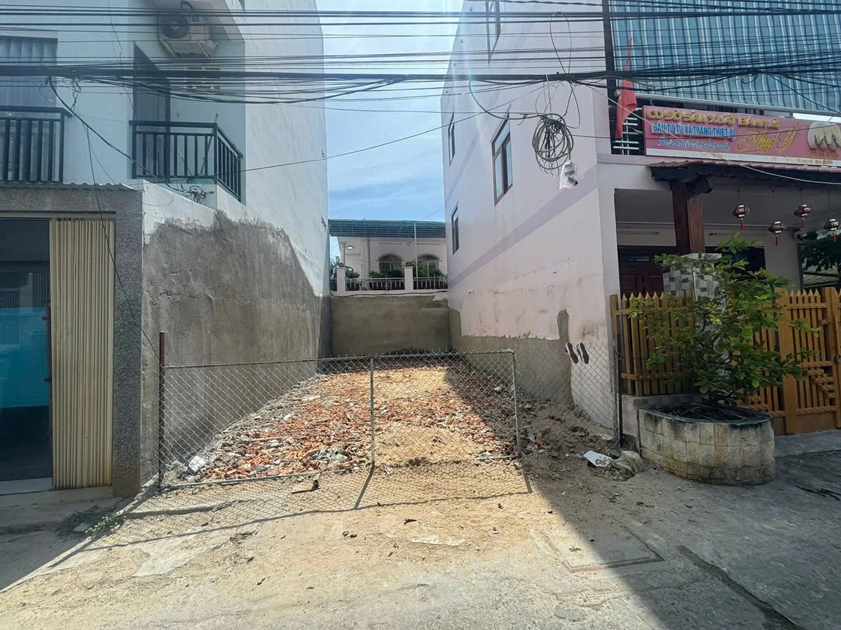Bán đất gần biển Hòn Chồng 51,6m² 3 tỷ 6 Nha Trang - Ảnh thu nhỏ 2