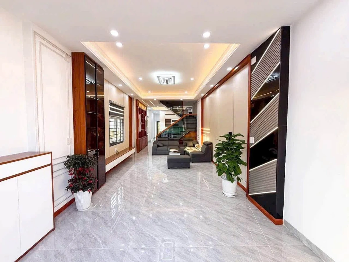 Bán nhà phố 1 trệt 2 lầu 80m², 5 tỷ 700 triệu, Biên Hòa - Ảnh thu nhỏ 2