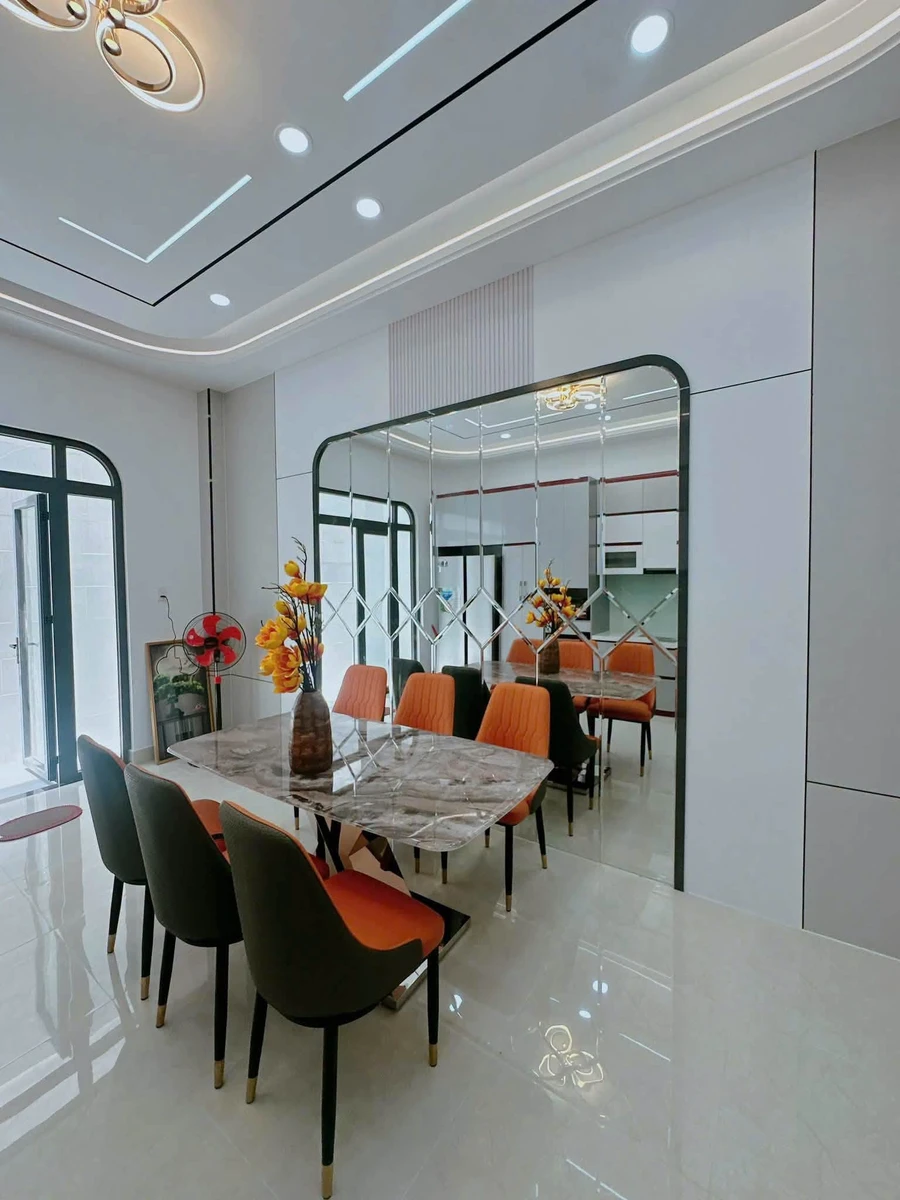 Bán nhà mới 1 trệt 3 lầu 60m2, 4PN 5WC, gần chợ Bà Chiểu, Bình Thạnh - Ảnh thu nhỏ 2