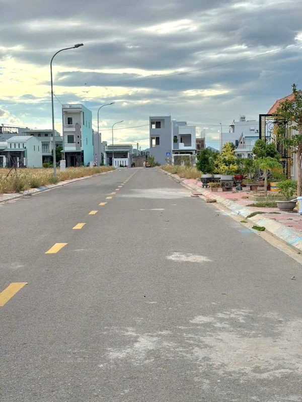 Bán đất Nhơn Phú Quy Nhơn 76m2, giá 2 tỷ