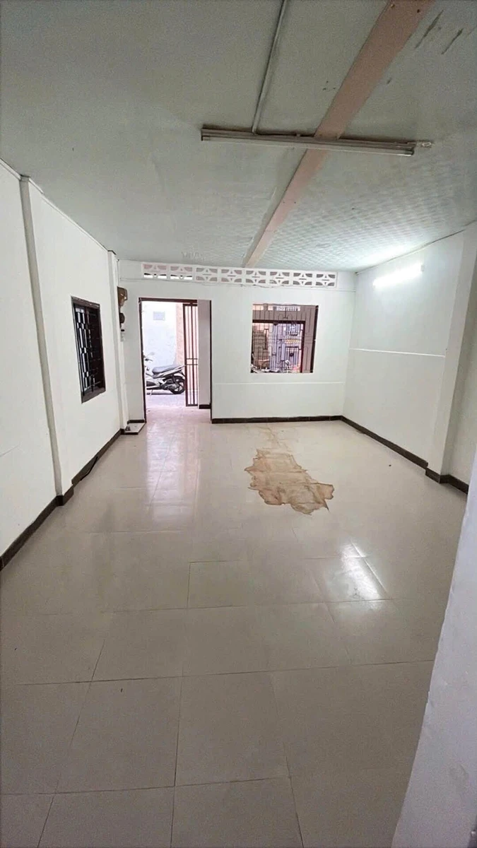 Bán đất Lạc Long Quân 45m2 - 5.5 tỷ - Ảnh thu nhỏ 3