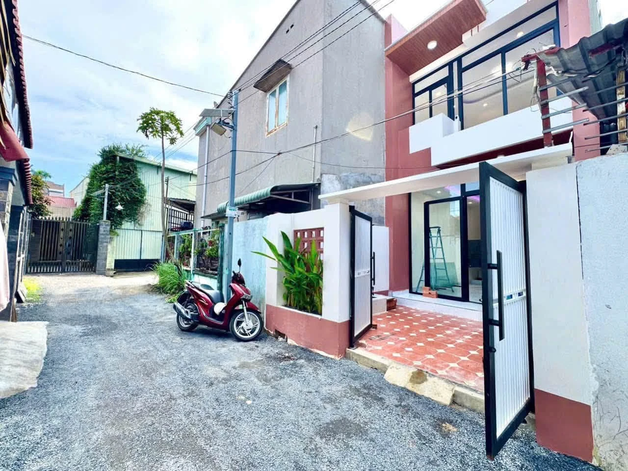 Bán nhà 1 trệt 1 lầu 62m² Đông Hòa giá hơn 3 tỷ - Ảnh 1