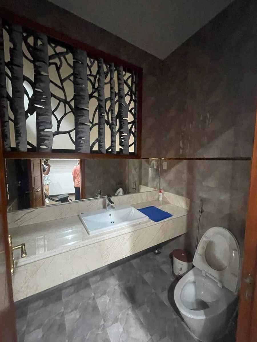 Bán nhà 5 tầng có thang máy 56.8m2, gần biển Khánh Hòa - 13 tỷ - Ảnh 1