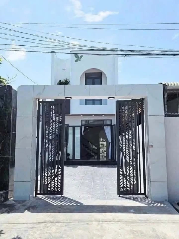 Bán nhà lầu 90m2 giá 1,65 tỷ gần KDL Bửu Long