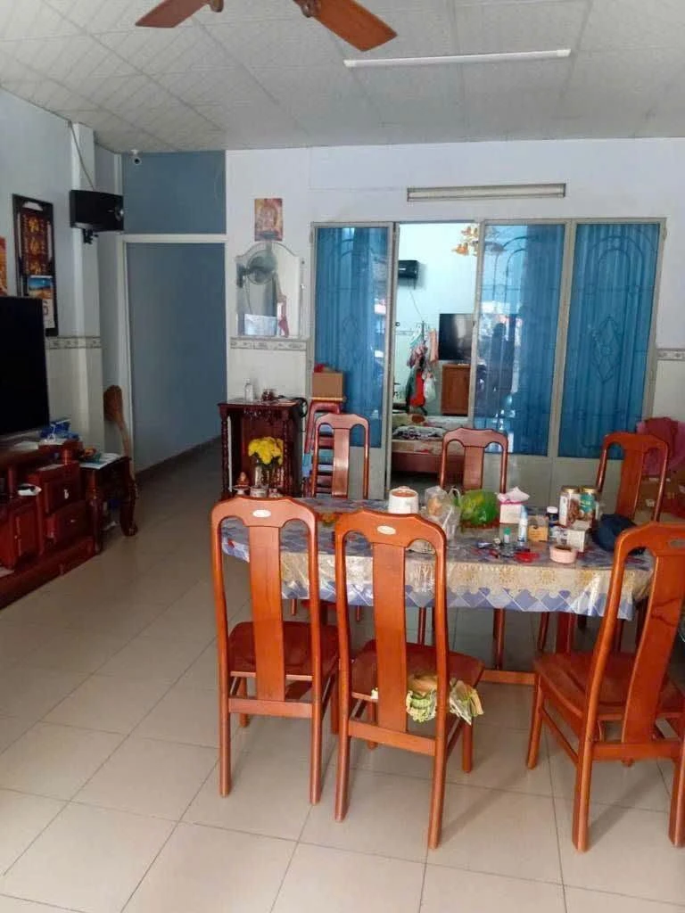 Bán nhà 3 tầng BTCT 213m², hẻm xe tải, 6PN, khu Lạc Long Quân Quận 11, giá 14 tỷ - Ảnh 1