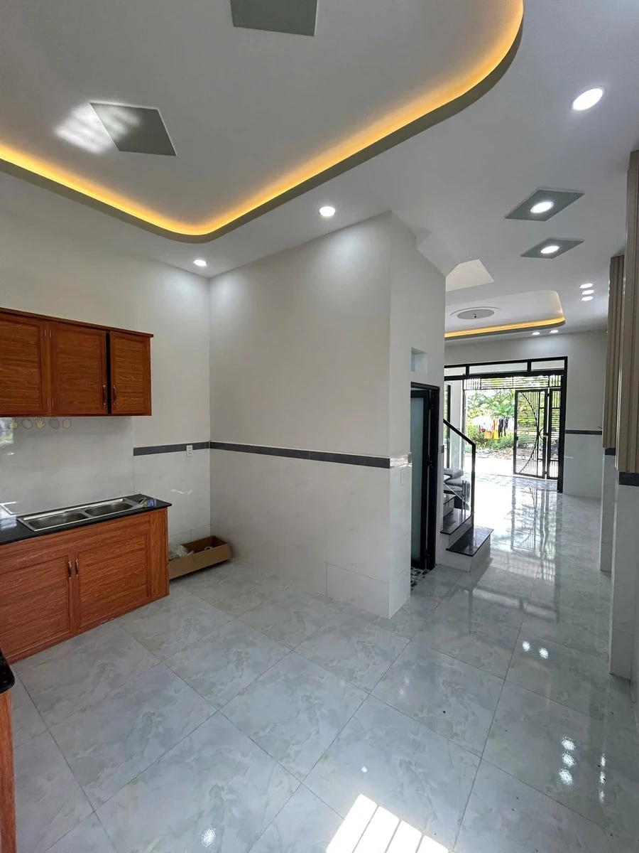 Bán nhà 1 lầu 2 phòng ngủ 48m² ven Hóc Môn 660 triệu - Ảnh thu nhỏ 3