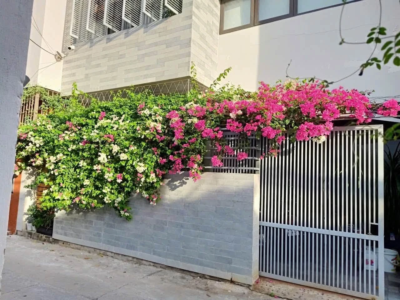 Bán đất tặng nhà 2 tầng 90m2 đường Chế Lan Viên gần biển Mỹ Khê, Đà Nẵng - Ảnh 1