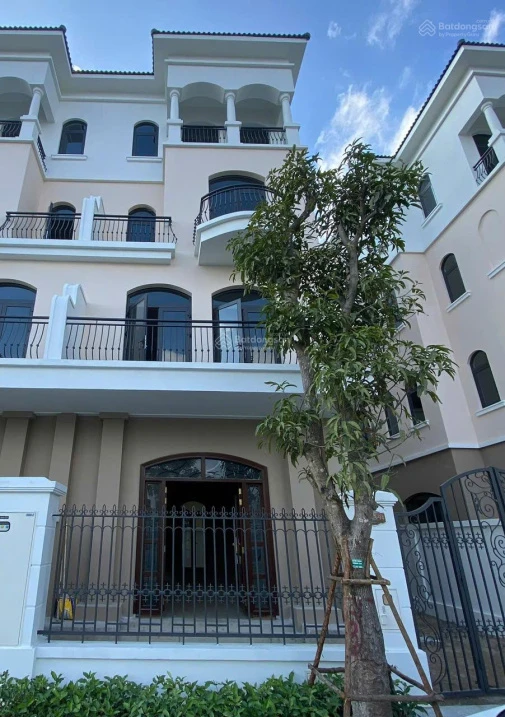 Tôi chính chủ cần bán biệt thự song lập Chà Là 13-94, 127,5m2, mặt tiền 8,5m, đường hơn 20m - Ảnh 1