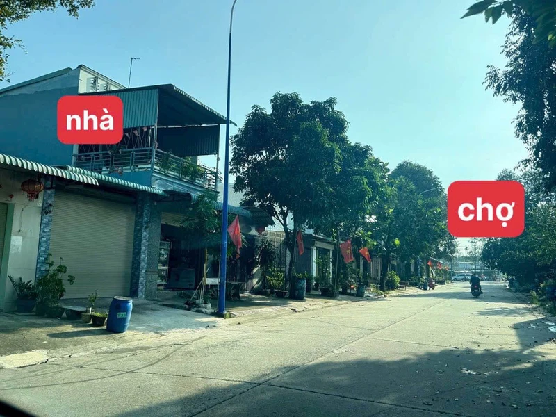 Bán nhà Bến Cát 100m2 giáp chợ đêm Mỹ Phước 3, 2 tỷ 080