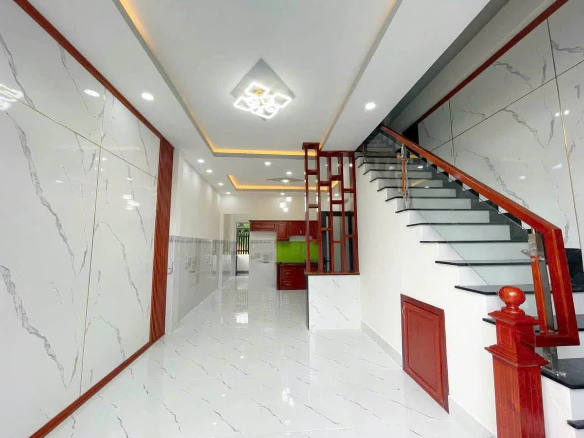 Bán nhà lầu 3PN 1 tỷ 850 triệu Đức Hoà Long An - Ảnh thu nhỏ 2