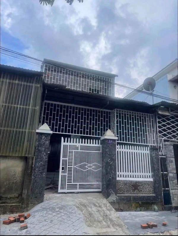 Bán nhà 3 phòng ngủ 100m² Phan Đăng Lưu Lâm Đồng