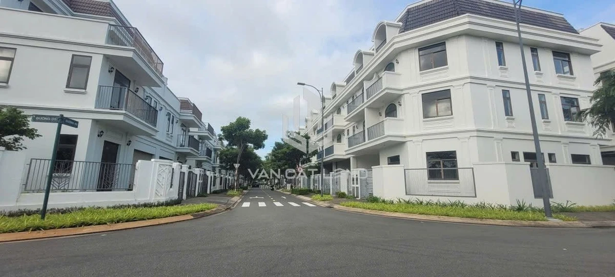 Bán nhà liền kề 1 trệt 2 lầu 1 tum 77,5m² KĐT La Vida, Vũng Tàu giá 6,8 tỷ - Ảnh 1