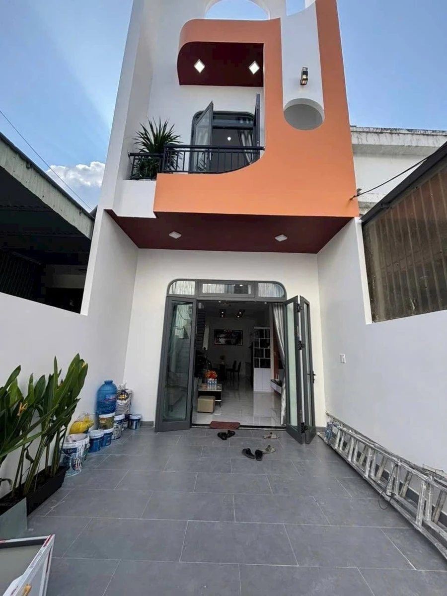 Bán nhà mới 2 tầng 88m² ngang 4m Tôn Đản, giá 4 tỷ - Ảnh 1