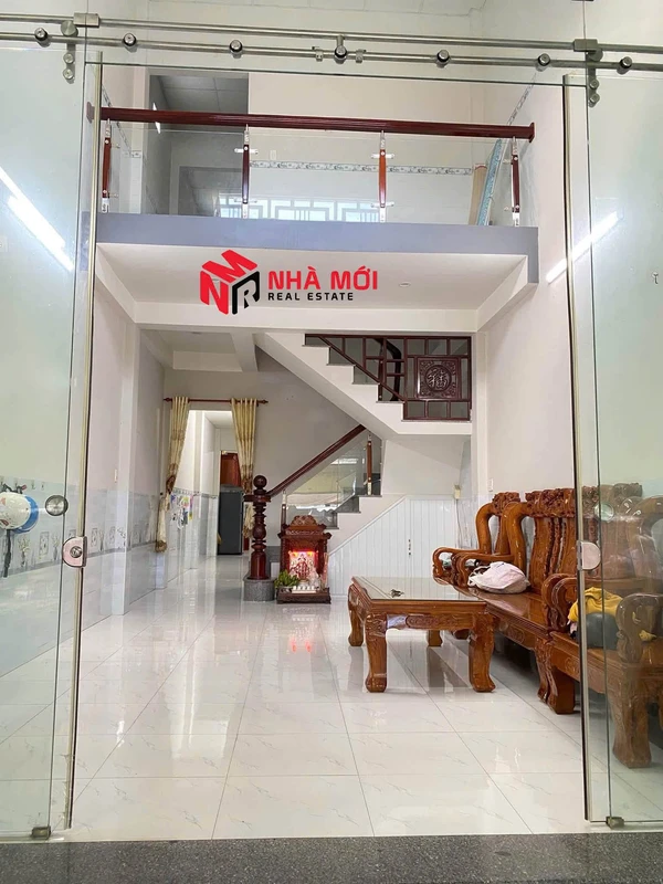 Bán nhà mặt tiền chợ Phường 8, Cà Mau, 85,2m², 3 PN, có nội thất
