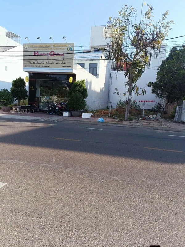Bán 2 lô liền kề 200m² đường Phạm Hùng, Phan Thiết, giá 9.2 tỷ