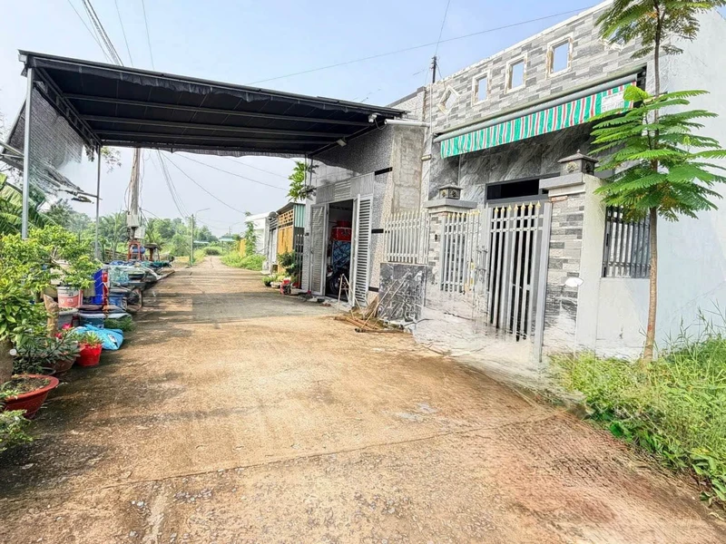 Bán gấp nhà cấp 4 kiên cố 109m2 thổ cư, sổ hồng riêng, Xã Phước Vân, Cần Đước, Long An