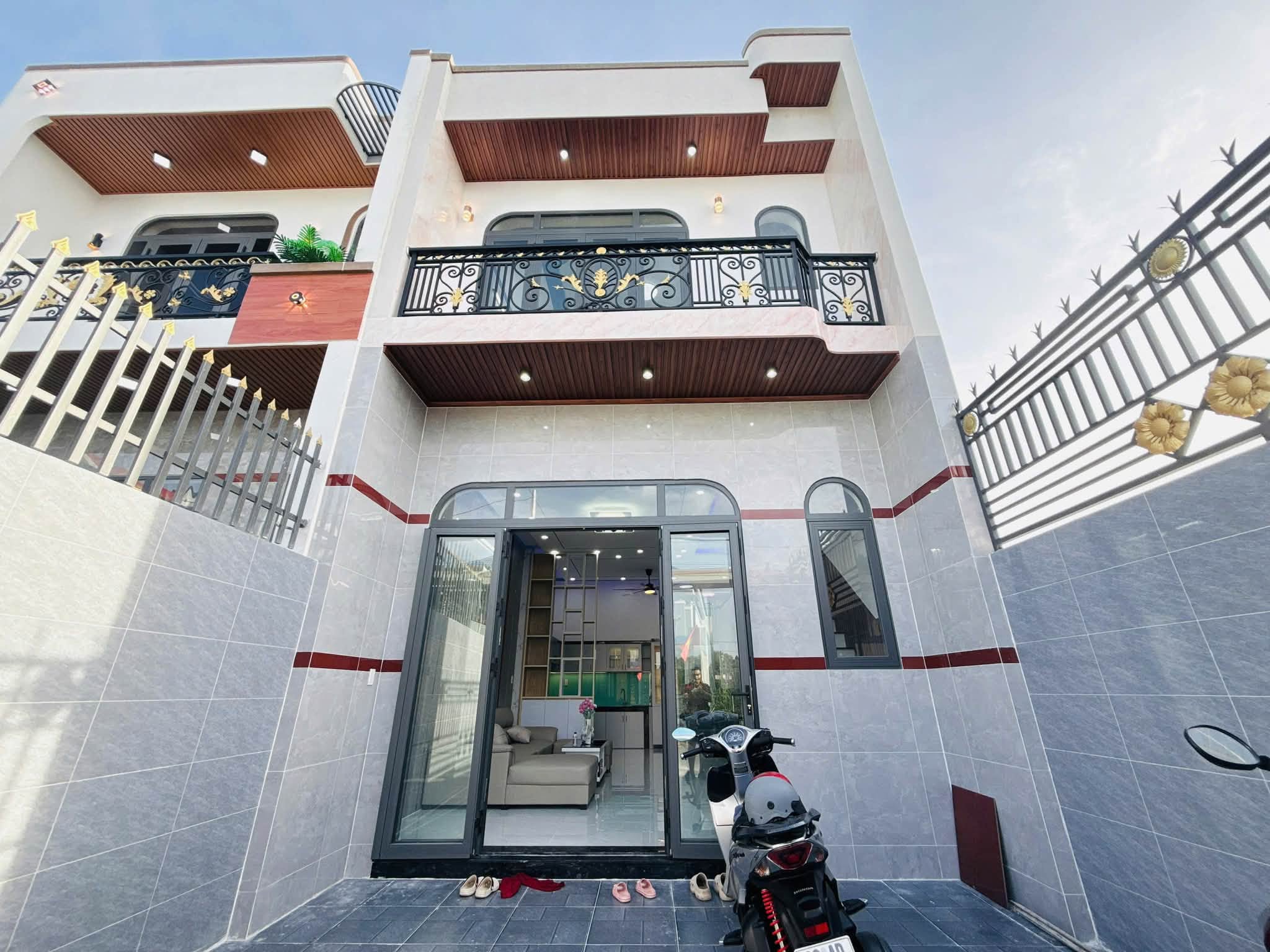 Bán nhà 1 trệt 1 lầu 5x19m Trảng Dài, Đồng Nai