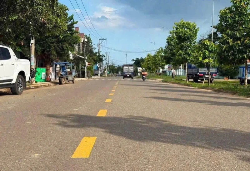 Bán lô đất mặt tiền Nguyễn Thị Định Phan Thiết 100m2 giá 2 tỷ 8