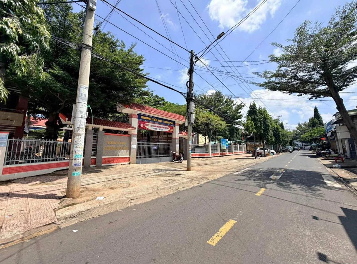 Bán nhà mặt tiền Trần Phú, Tân Phú, 100m2, 4,9 tỷ - Ảnh thu nhỏ 2