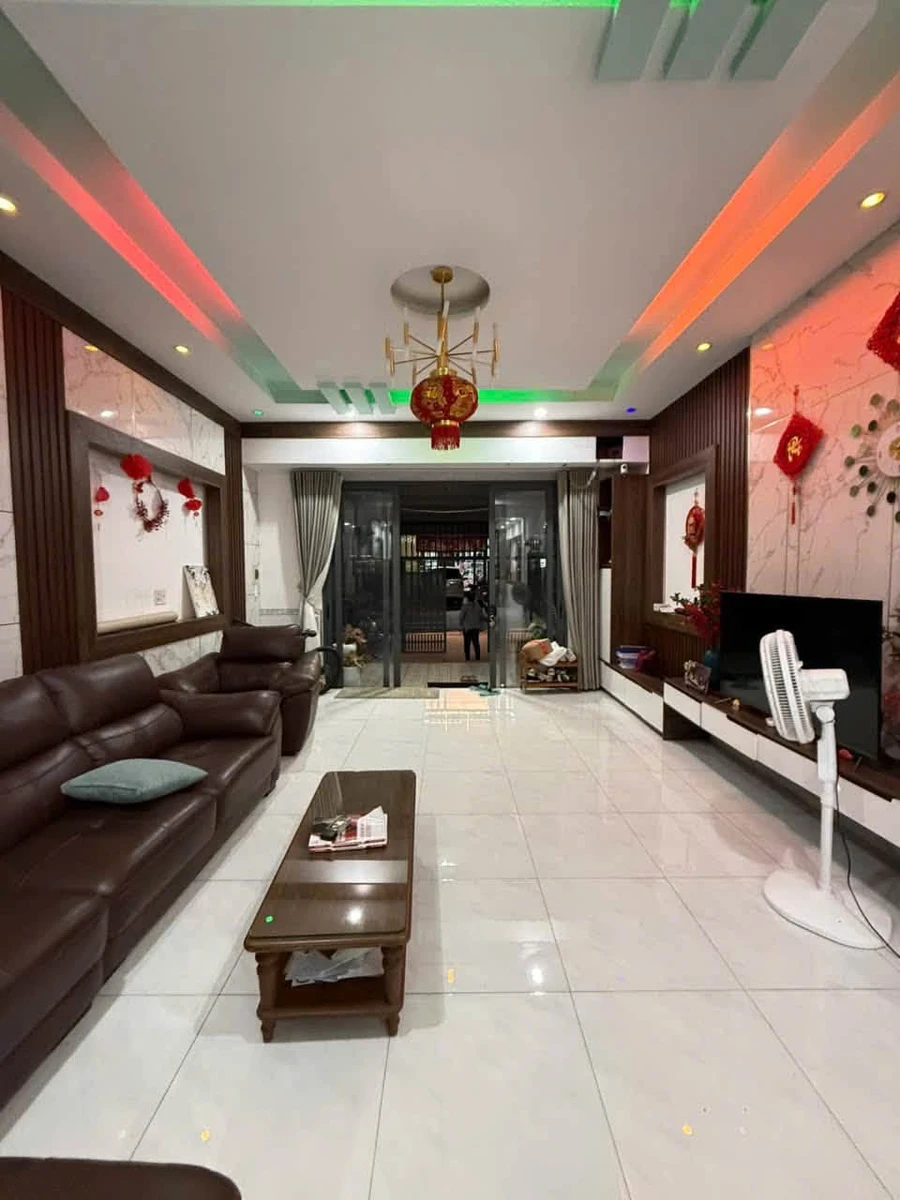 Bán nhà 1 trệt 2 lầu 100m² Tân Phong 4 tỷ 900 triệu - Ảnh thu nhỏ 4