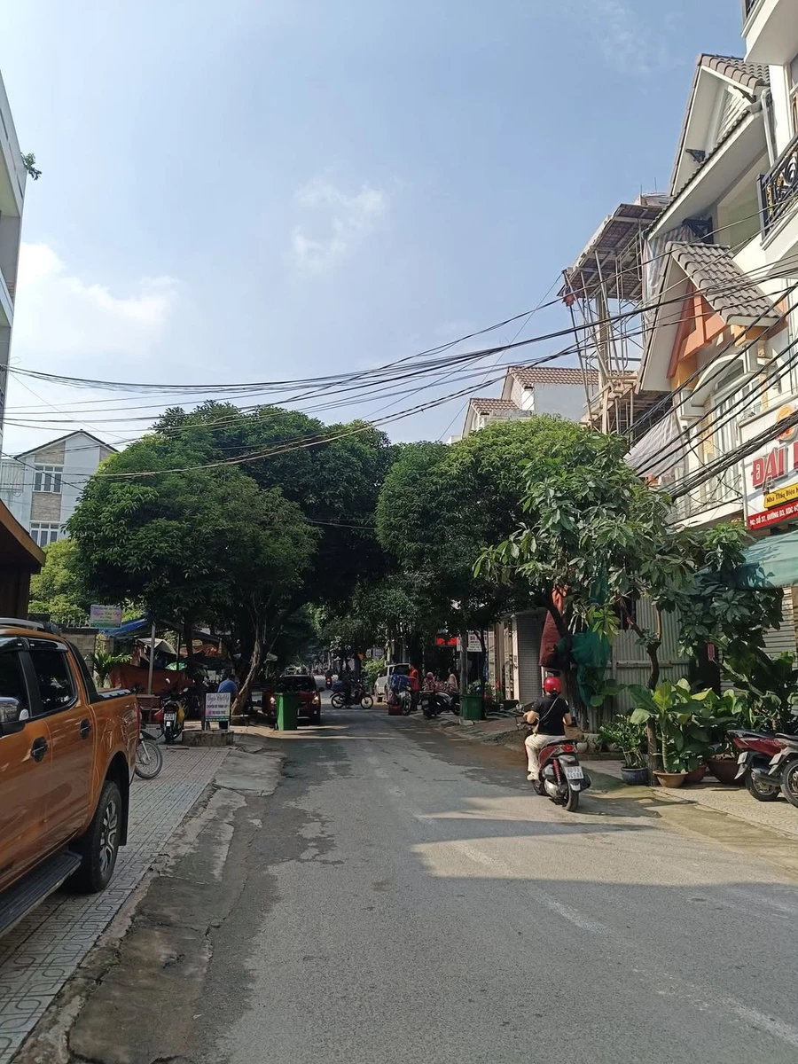 Bán nhà phố 1 trệt 2 lầu 7,7 tỷ Võ Thị Sáu Biên Hòa - Ảnh 1