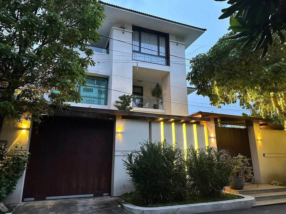 Bán biệt thự compound 350m2 hầm + trệt + 3 lầu Nguyễn Văn Hưởng, Thảo Điền - Ảnh 1