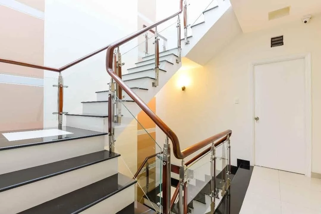 Bán nhà 5 tầng 80m2 (4x20) đường Ni Sư Huỳnh Liên, Tân Bình, giá 9,7 tỷ - Ảnh thu nhỏ 2