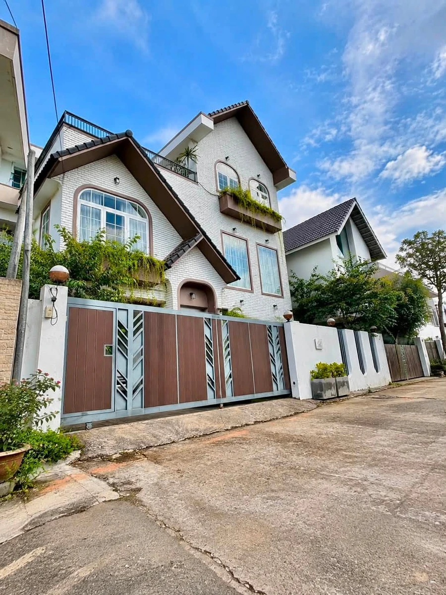 Bán villa nghỉ dưỡng 203m² 6PN Đà Lạt 13,9 tỷ - Ảnh 1