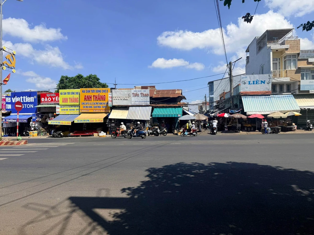 Bán lô đất thổ cư 4,67x17m gần Đại học Tây Nguyên, Buôn Ma Thuột giá 1,79 tỷ - Ảnh 1
