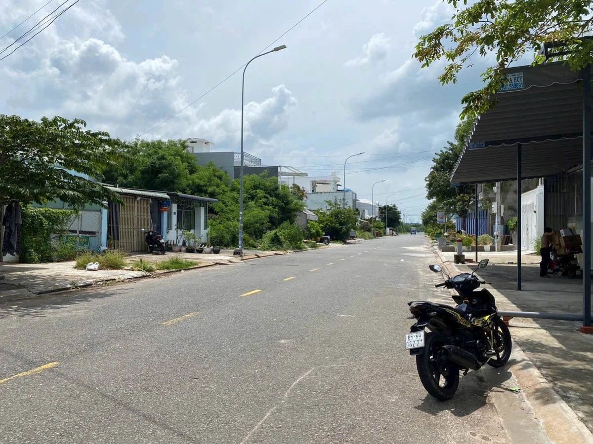 Bán lô đất 100m2 mặt tiền Lê Đại Hành Phan Thiết - Ảnh thu nhỏ 2
