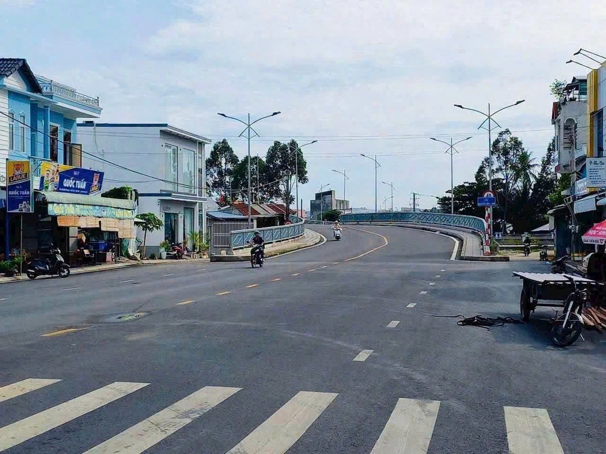 Bán đất mặt tiền Nguyễn Văn Linh 231m2 - Ảnh 1