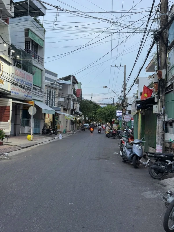 Bán nhà 2 tầng mặt tiền 66m2 Phước Hải Nha Trang 5.8 tỷ