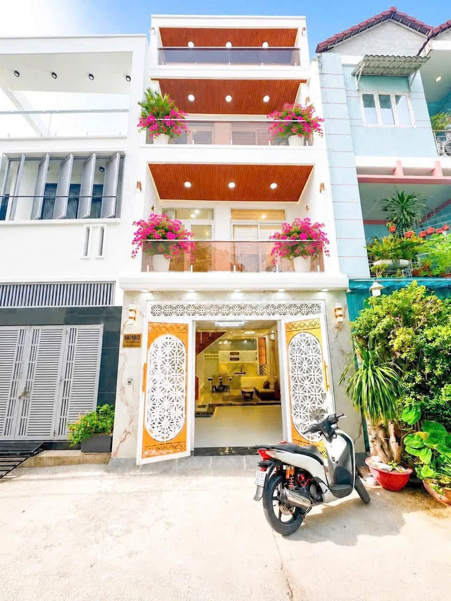 Bán nhà hẻm Gò Ô Môi 5x12m, 4 phòng ngủ, full nội thất, cạnh Phú Mỹ Hưng, Quận 7 - Ảnh 1