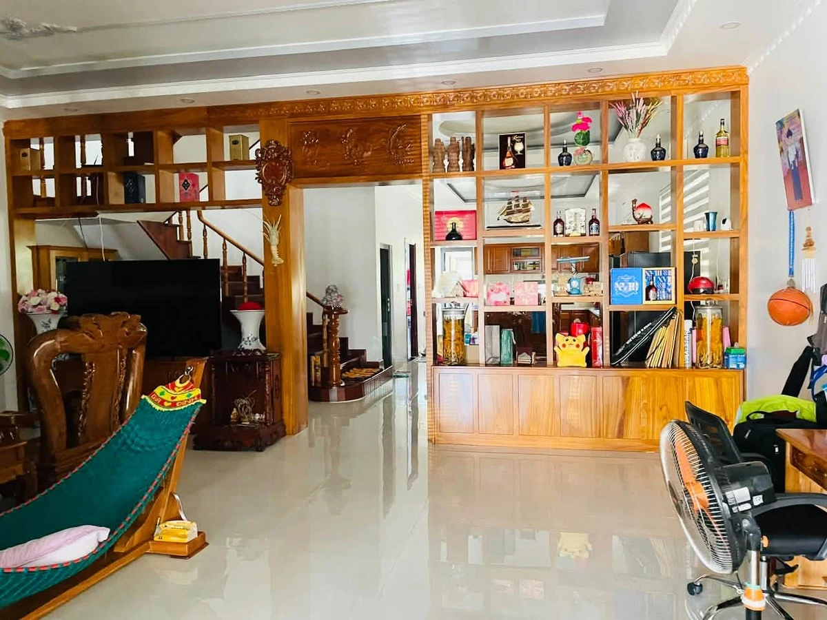 Bán gấp nhà 9x24m, 4 phòng ngủ, 7 tỷ, Nguyễn Trung Trực - Ảnh thu nhỏ 3