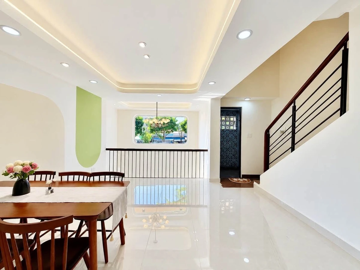 Bán mặt tiền Phạm Văn Đồng 5.8m ngang 226m² 6 tầng 10.85 tỷ - Ảnh thu nhỏ 2