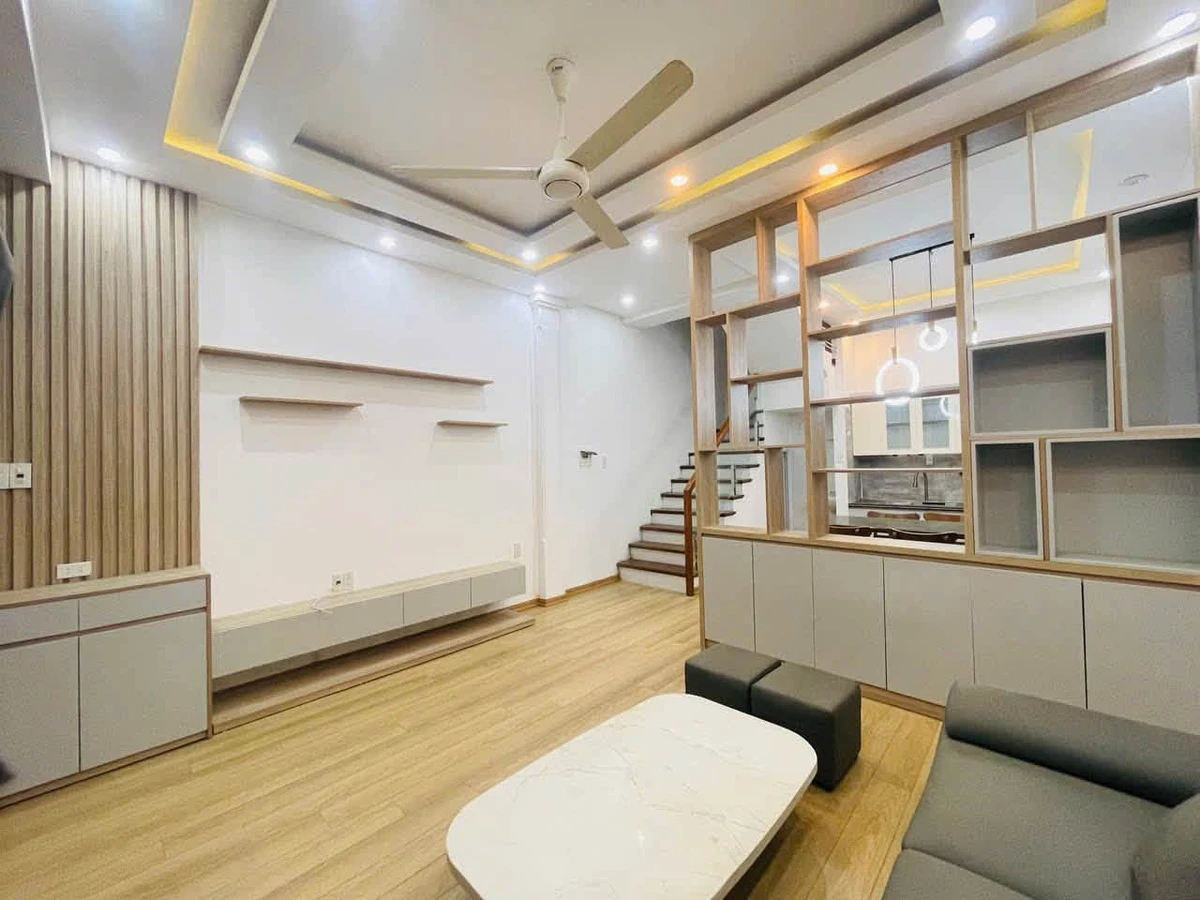 Bán nhà 40m² 4 tầng 3PN Trần Nguyên Hãn, full nội thất 3 tỷ 450 triệu - Ảnh thu nhỏ 2