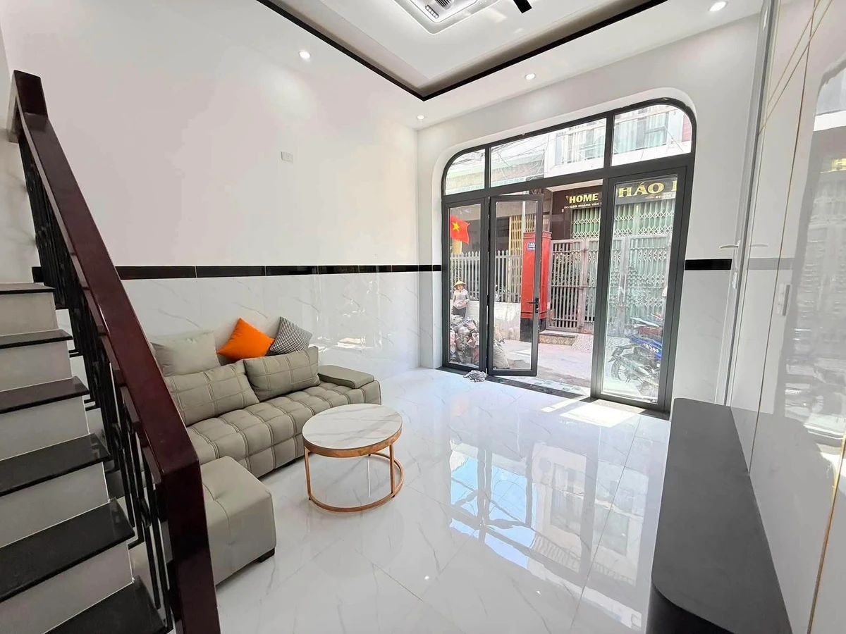 Bán nhà 3 tầng kiên cố 46,7m² hẻm Hoàng Văn Thụ, Quy Nhơn giá 3,66 tỷ - Ảnh thu nhỏ 2