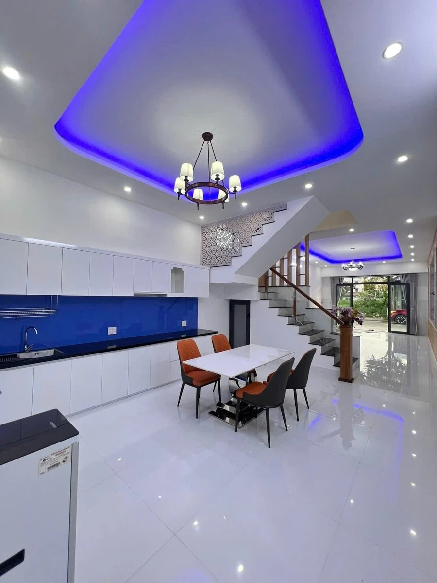 Nhà 1 trệt 1 lầu mặt tiền 100m2, 3 PN tại Bà Rịa - Ảnh thu nhỏ 2