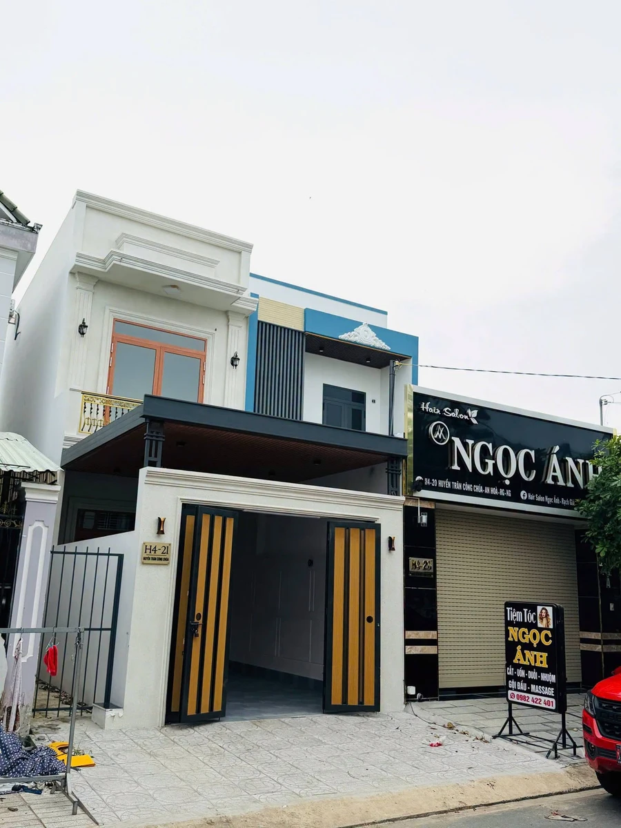 Bán nhà phố 4PN 112m² mặt tiền Rạch Giá 3 tỷ 799 triệu - Ảnh 1