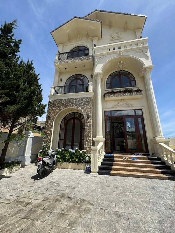 Bán villa 226m² 5PN 5WC sổ riêng Đà Lạt 13.5 tỷ